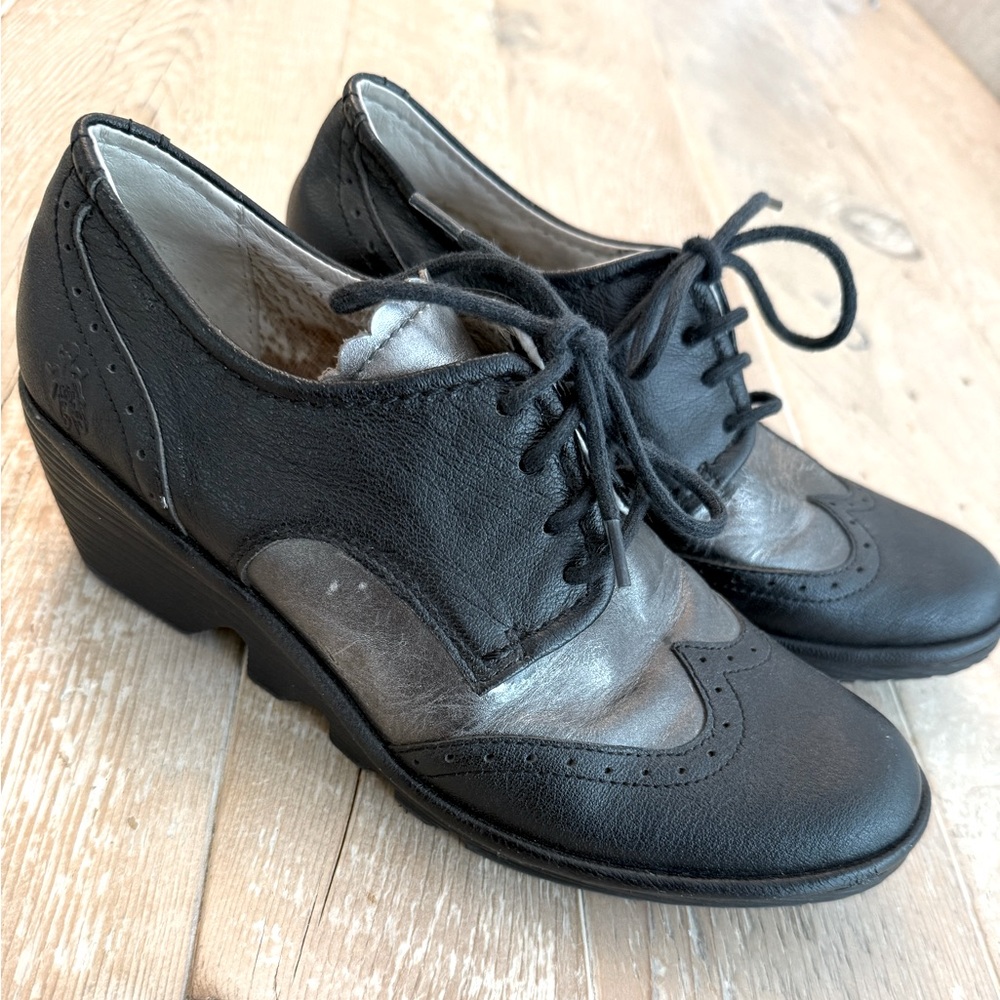 Fly London black/metallic oxford wedge size 38